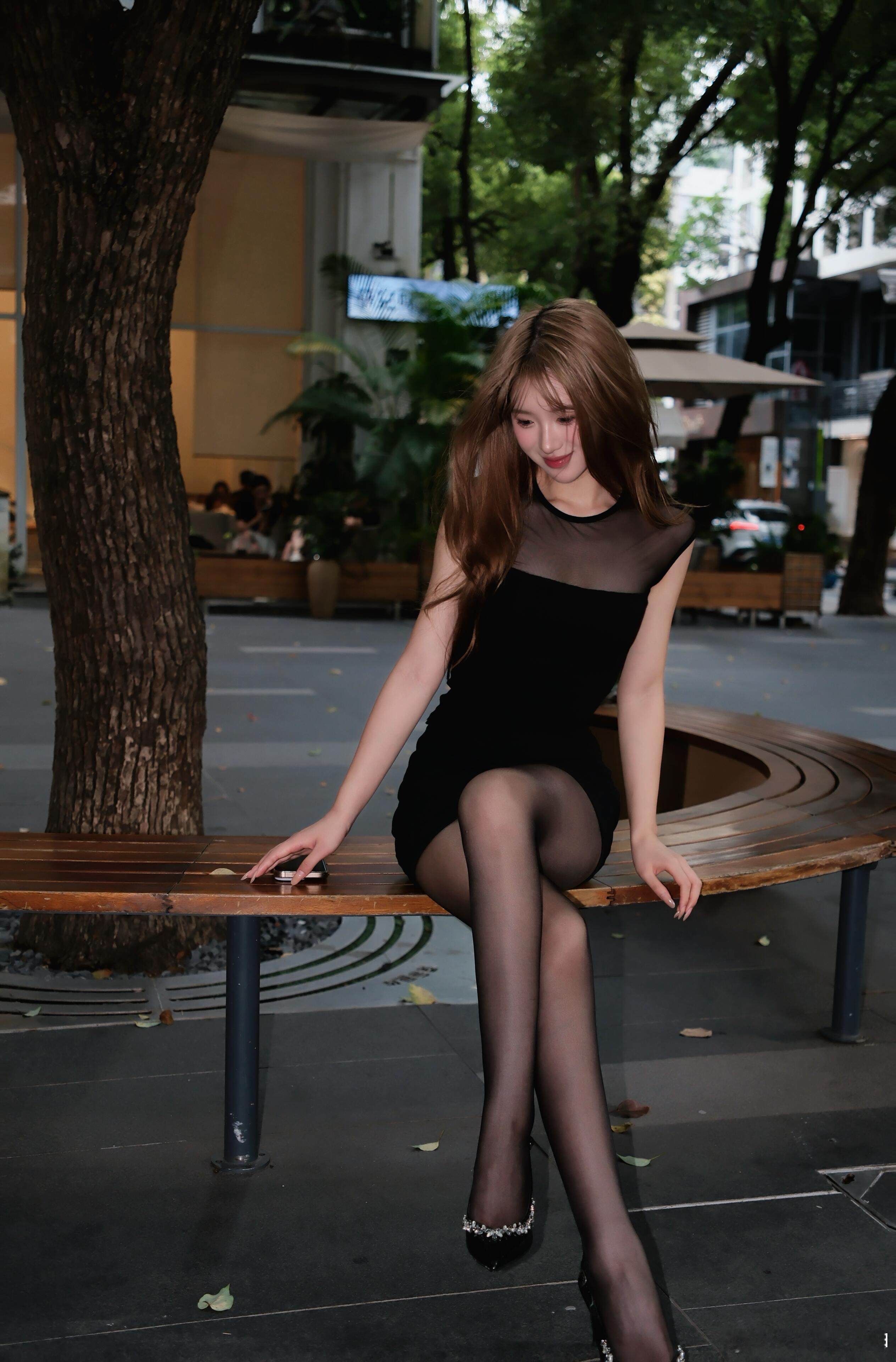 再也不穿高跟鞋了👠 以后你背我～～～ 