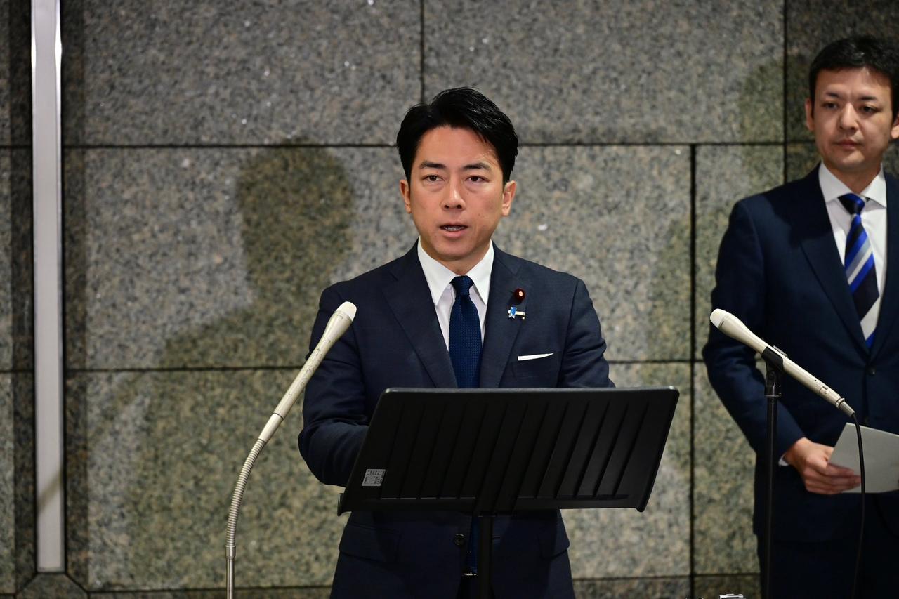 真敢说！9月11日，日本防卫大臣小泉进次郎再次放话：修改安保三文件时，“不排除拥