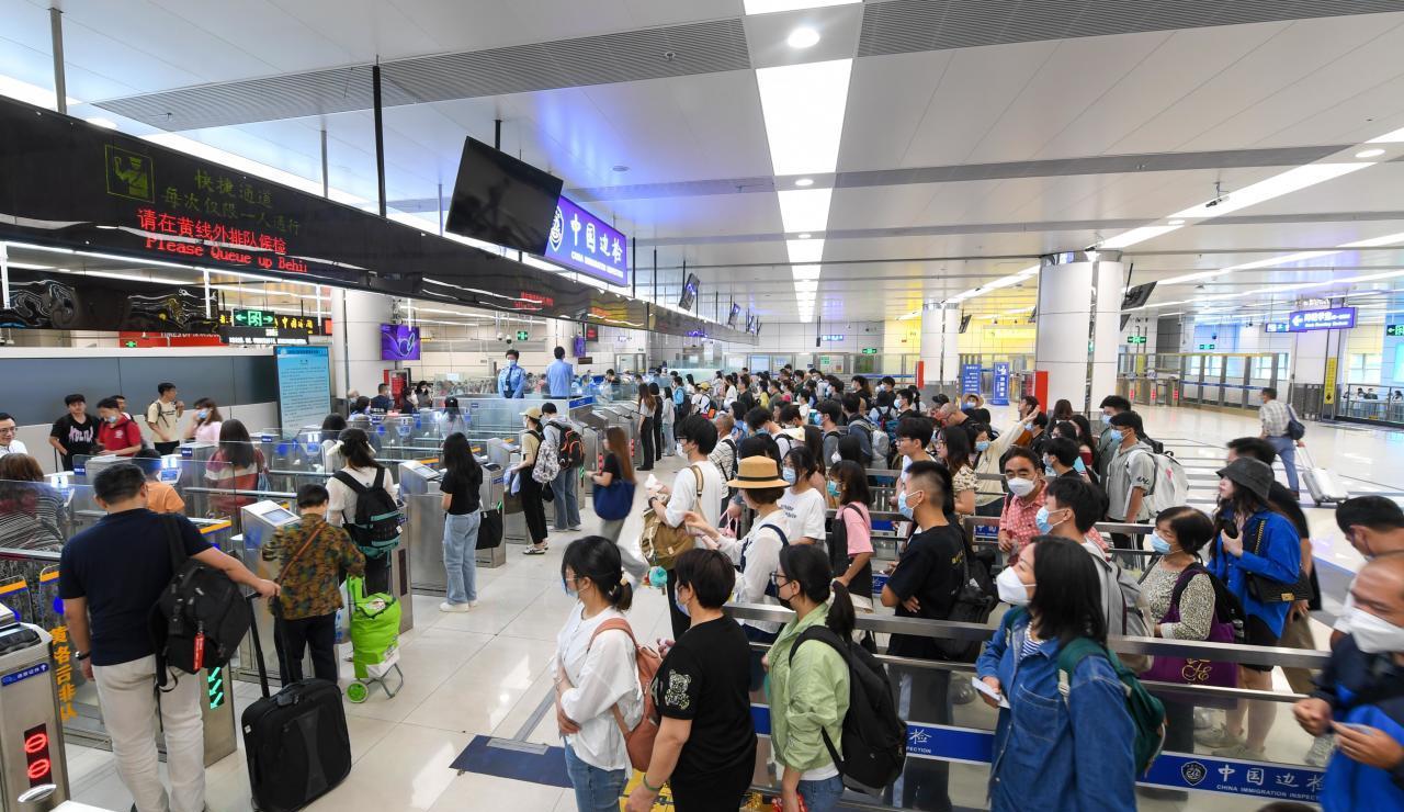 赴日旅游的人，给所有人都上了一课，不管你事业多好，家里多有钱，一定要有家国情怀，