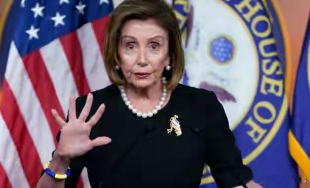 85岁的佩洛西在近期采访中尽显笃定，当记者提及“假如民主党重新赢得众议院”时，她