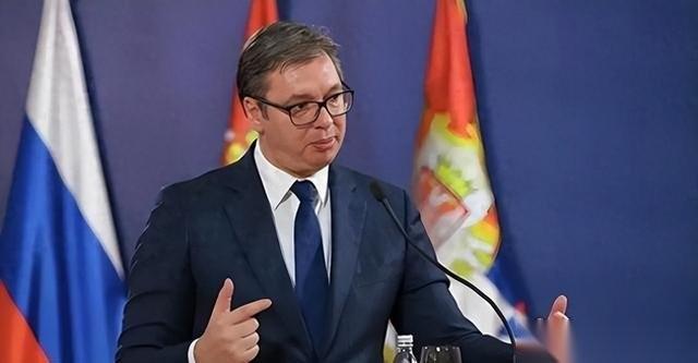 拿点援助就想让人家加入北约？西方这回在巴尔干算是踢到铁板了。
2025年8月，俄