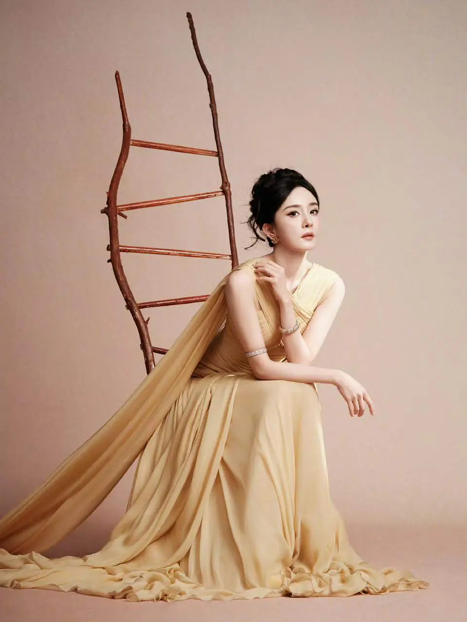 昨天尖叫之夜明星高定造型盘点：杨幂 in Zuhair Murad 2025秋冬