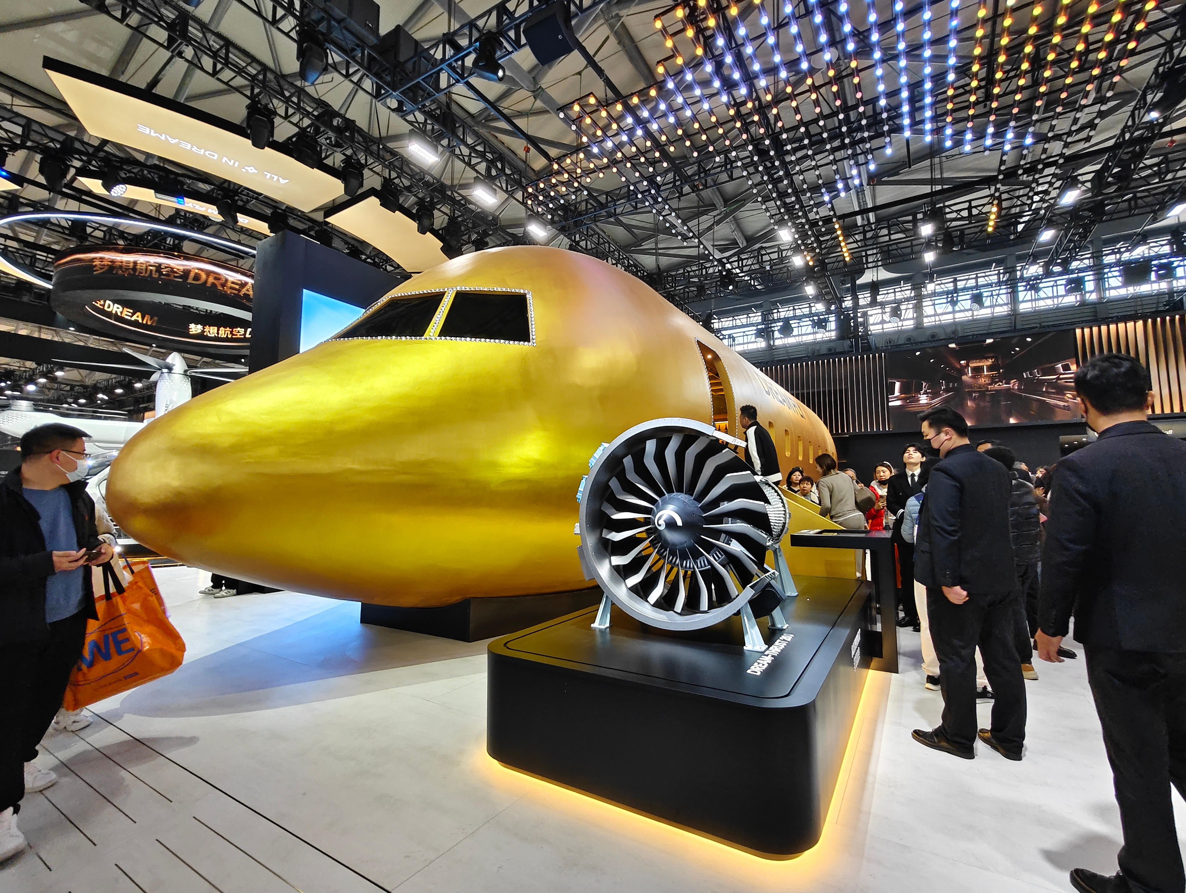 整个AWE 2026，追觅的场馆是最有意思的，怪不得那么多人，数不清的小游戏，体