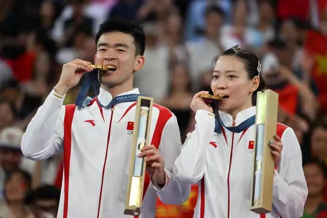 雅思组合告别国际赛场 5次世锦赛冠军，奥运会一冠一亚，郑思维比肩林丹，年度总决赛