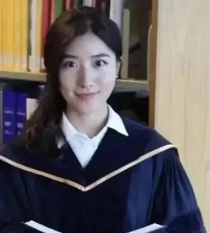 杨树，女，1990年6月出生，安徽合肥人，中共党员，中国科学技术大学微电子学院教