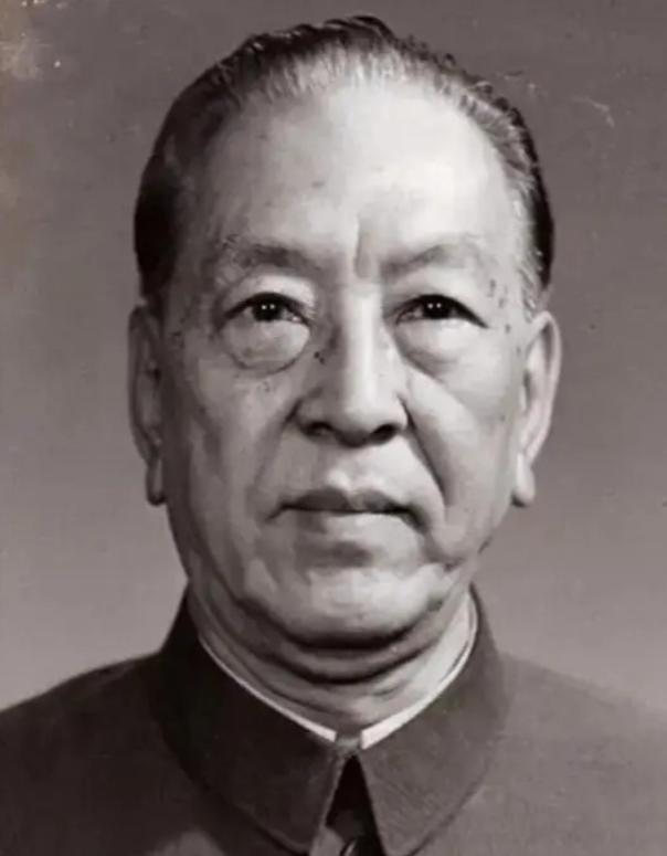 1969年，耿飚意外发现中国援助阿尔巴尼亚的大量化肥，被对方随意地堆放在了田间的