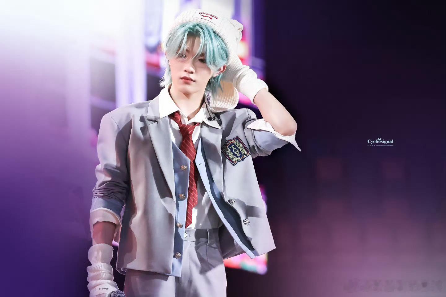 苏新皓抓周抓的是镜头掌控舞台游刃有余，每帧画面都让人看得过瘾，这样的舞台真的是太