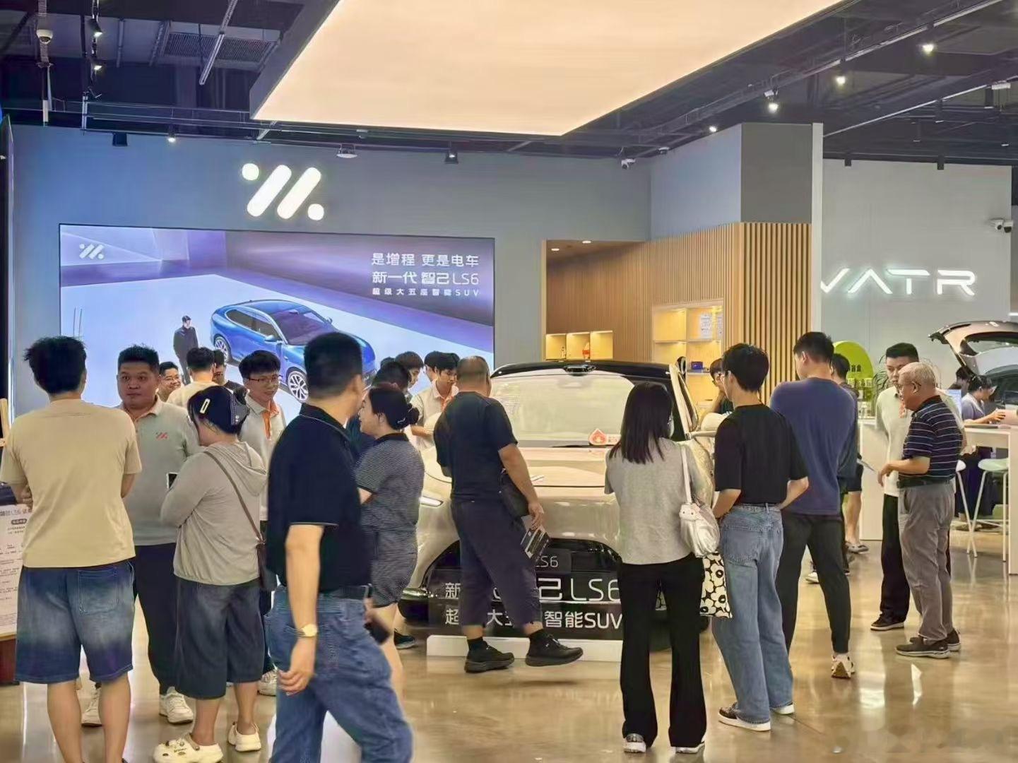 流量也太大了，看来这次新一代智己ls6 真的找不出什么短板，价格还香，建议大家可