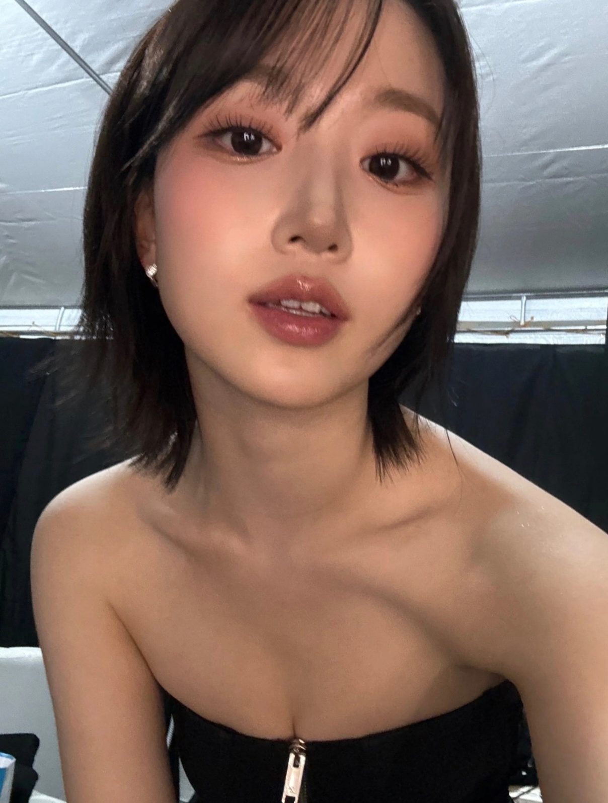 唉我不知道怎么形容第二弹就是这女的肩颈锁骨线条特别好看有人懂吗  专栏 · 论馒