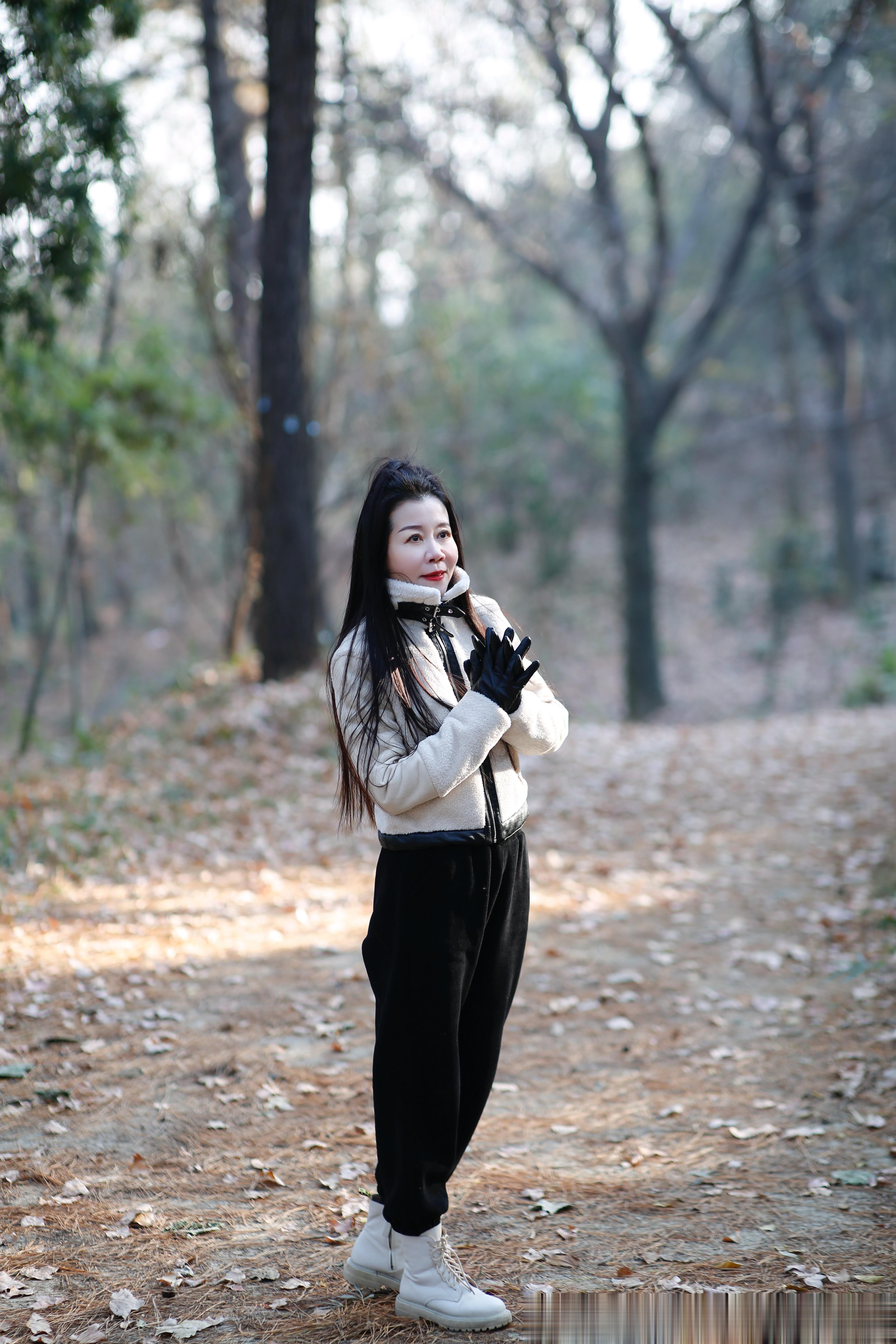 等圣诞树等烟火等你在年末的人潮紧紧拥抱我🎄🧑‍🎄🎄  ​​​