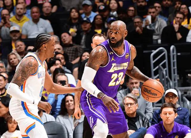 我对今天比赛惋惜的地方是，艾顿和拉拉维亚末节下晚了，早点上海斯和肯纳德可能会好点