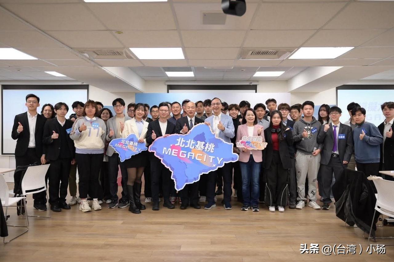 最近朱立伦动作频繁
个人预测他这是剑指2028大选
有人预测他是想另立山头，分散