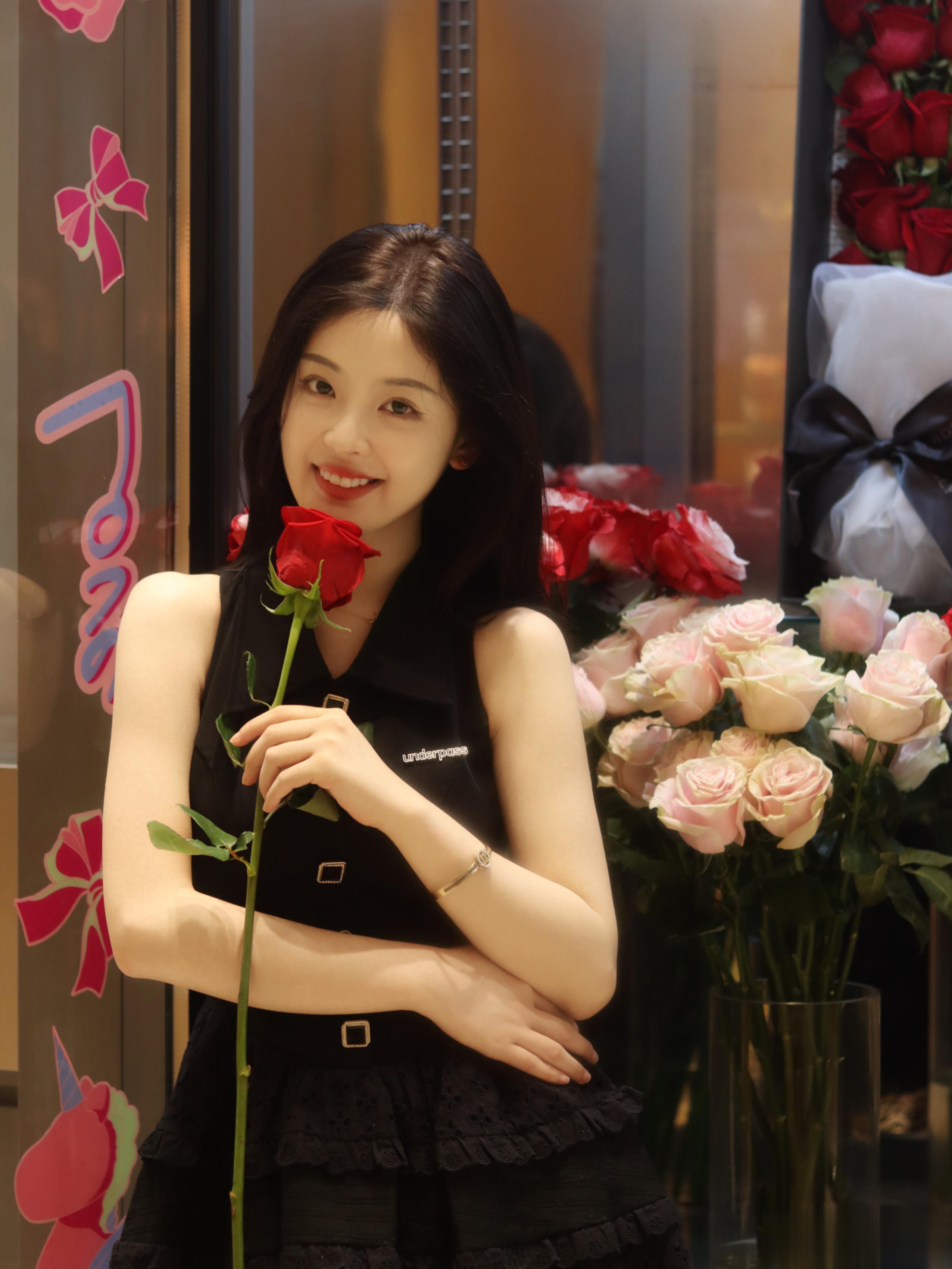 祝愿每一个女孩儿都能在520收到玫瑰花 ​​​