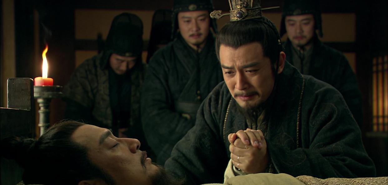 秦琼卧病在床，弥留之时对儿子说道：程咬金那三板斧是假象，他真实战力不在我之下，他