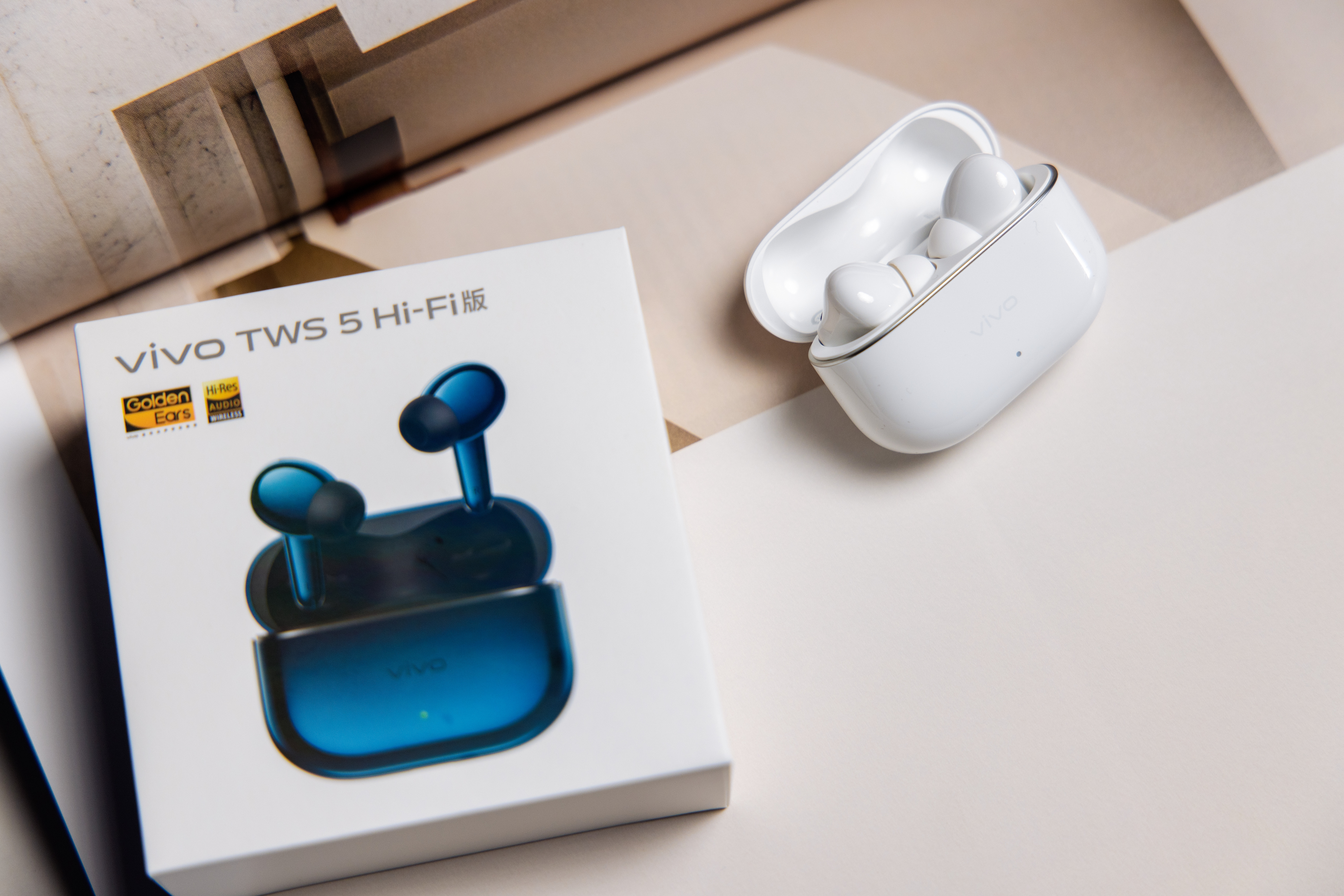 vivo TWS 5 Hi-Fi版耳机图赏～降噪与调音是双绝。以及白色系才是最好