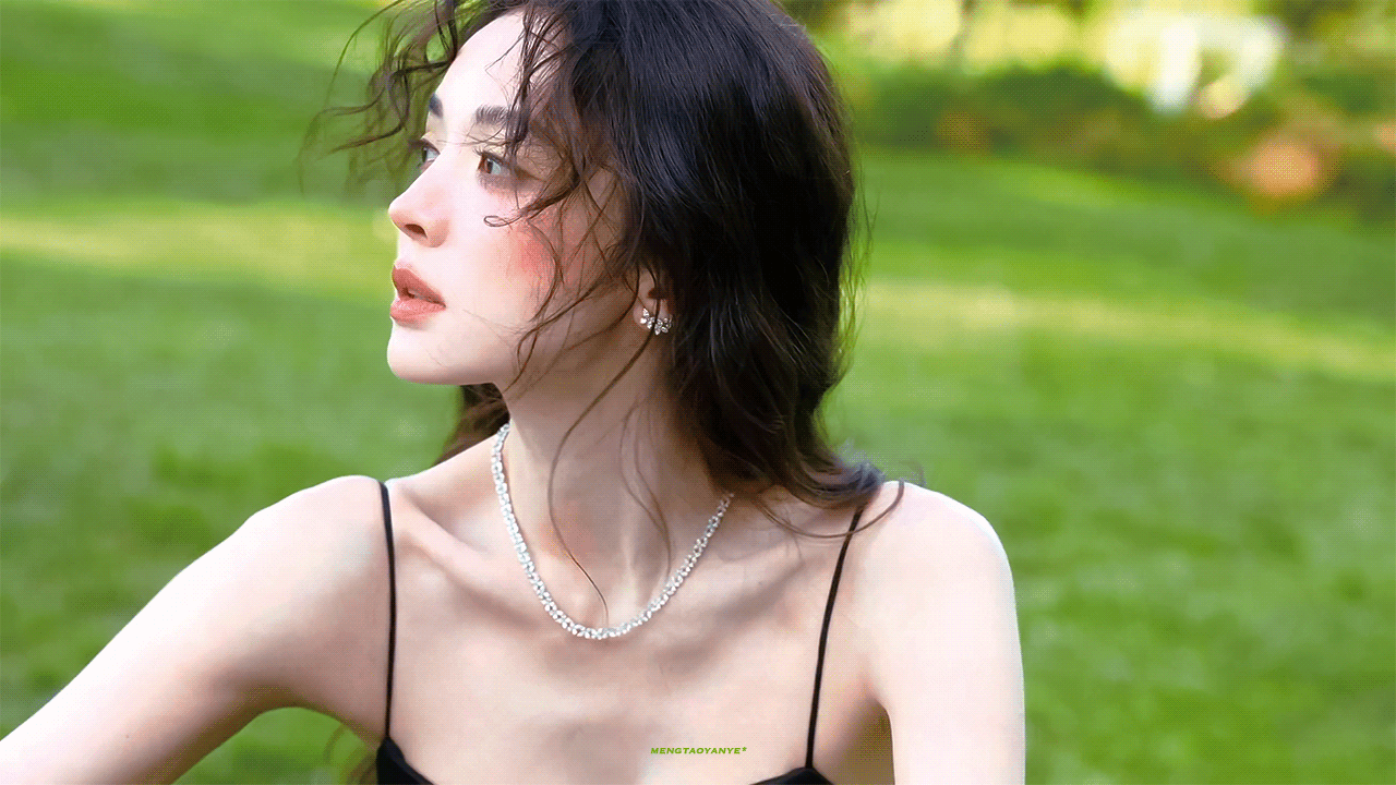 - 娜扎💫💐🍂是仍见绿意繁盛的秋来到～ 