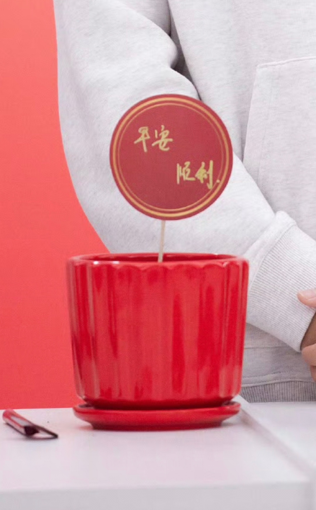 战战好可爱啊，写完平安顺利还点了爱心痣[心].，防伪标痣[耶] 