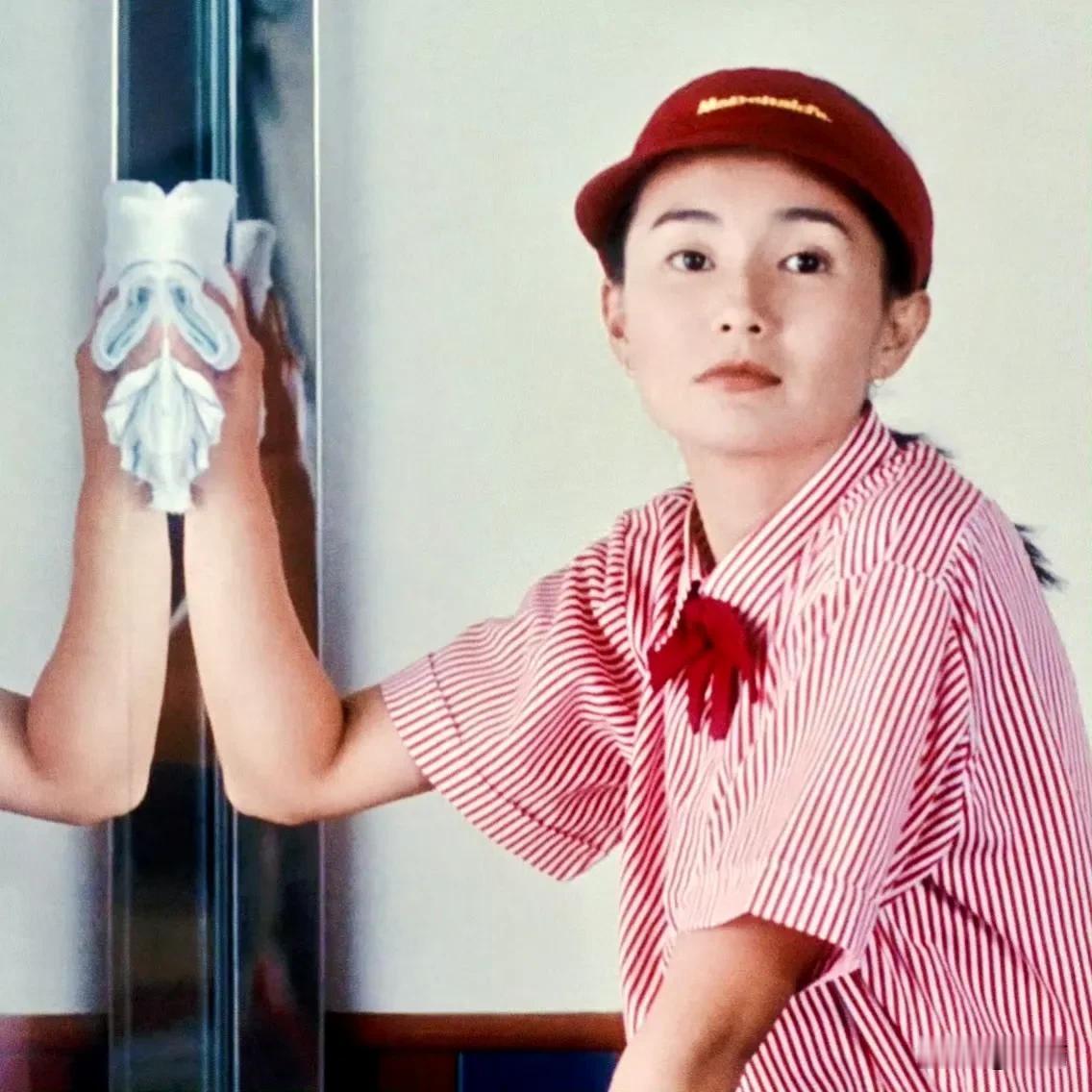 普通衣服，张曼玉还是那么好看。