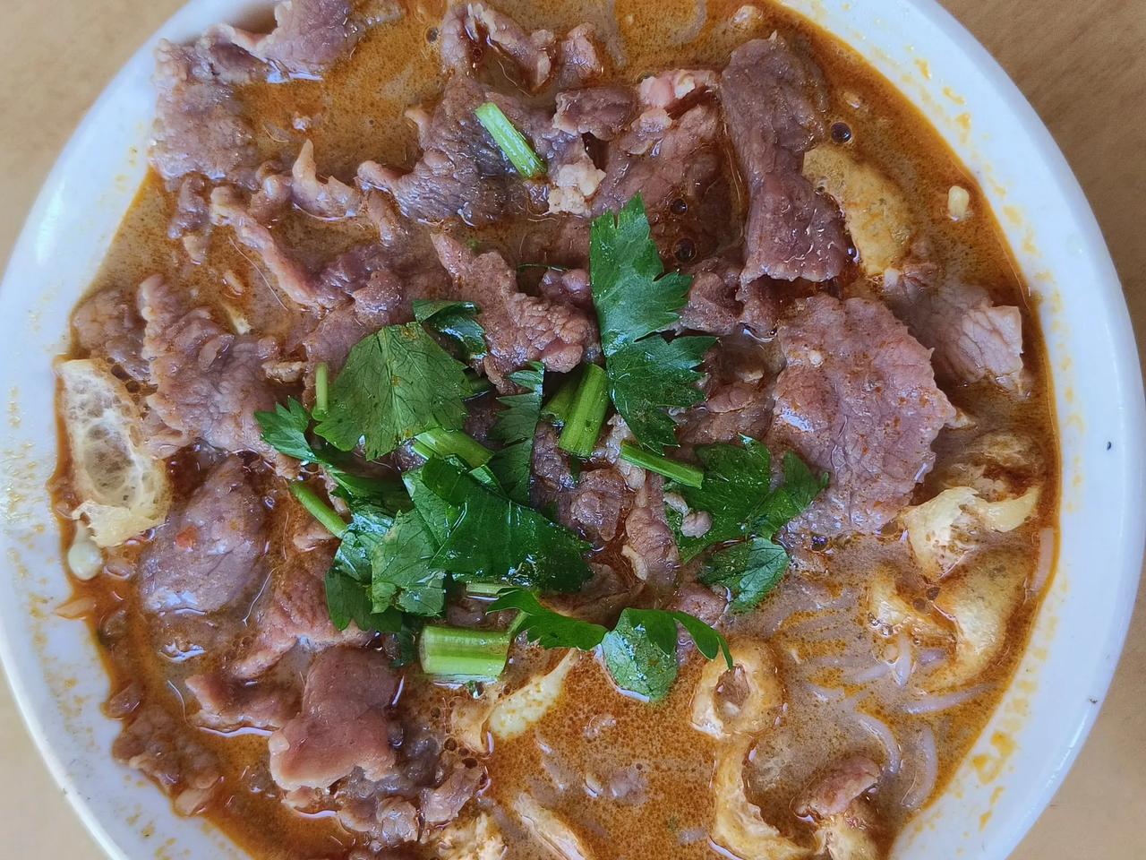 马来西亚～亚庇的风景不错，吃的我吃不太习惯，调料味多一些，我喜欢清淡的。肉骨茶就