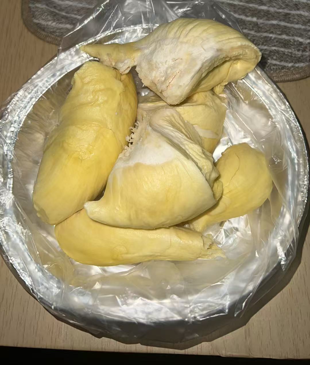 老公们俺现在非常有信心说这个榴莲就是很好！最小果75块，保三房，我运气很好开到了