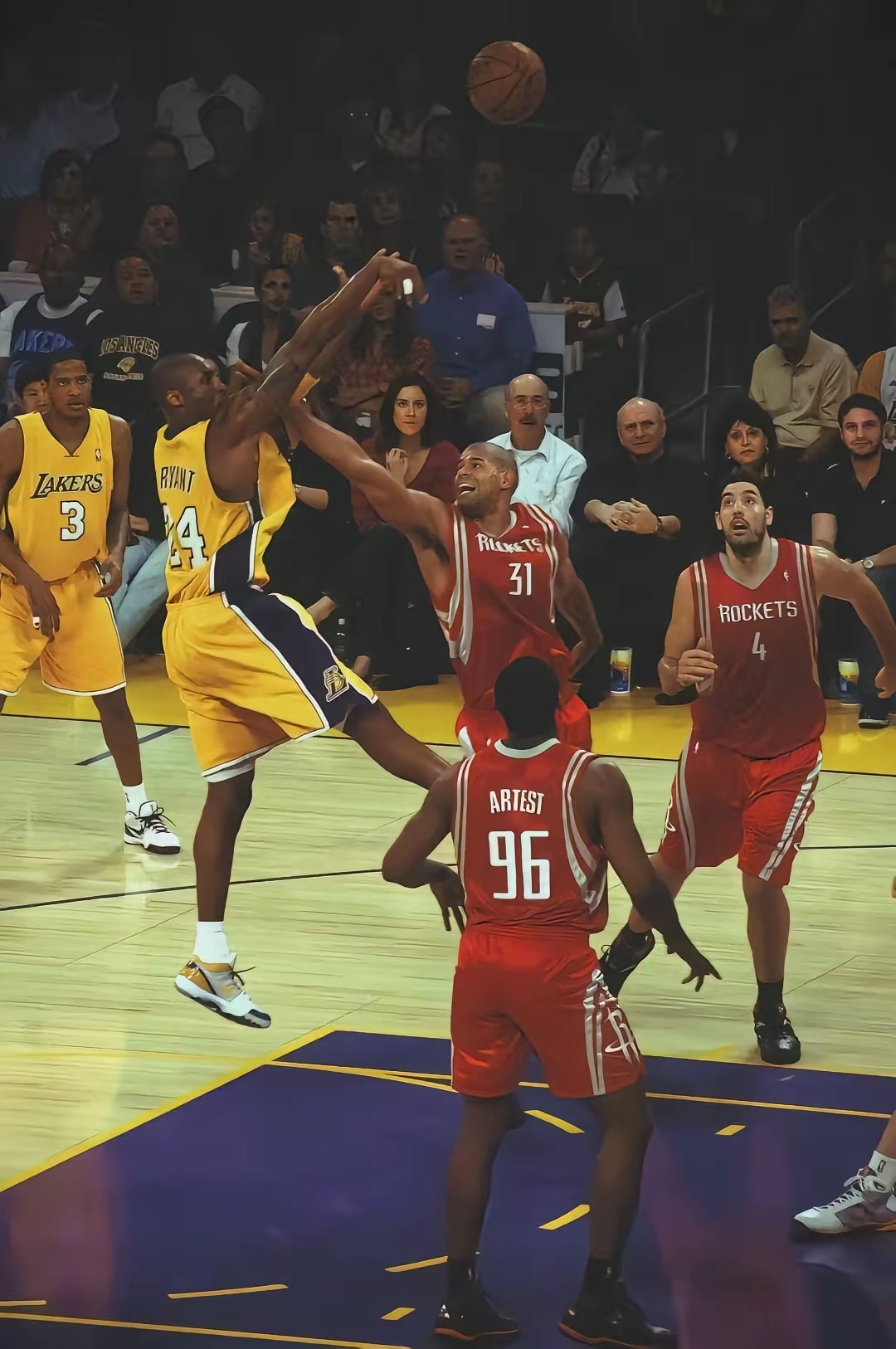 努力也许不等于成功，可是那段追逐梦想的努力，会让你找到一个更好的自己，一个沉默努