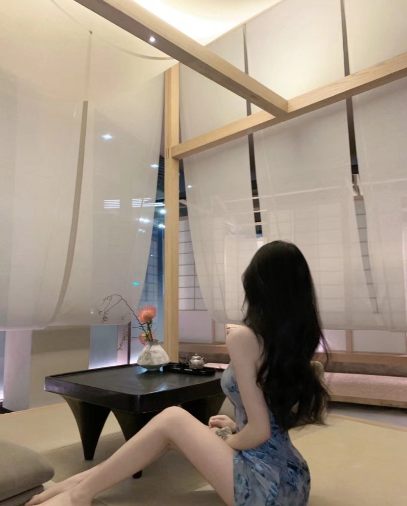 人应该从喜欢里得到力量和快乐 而不是花光所有力量和快乐去喜欢 . 