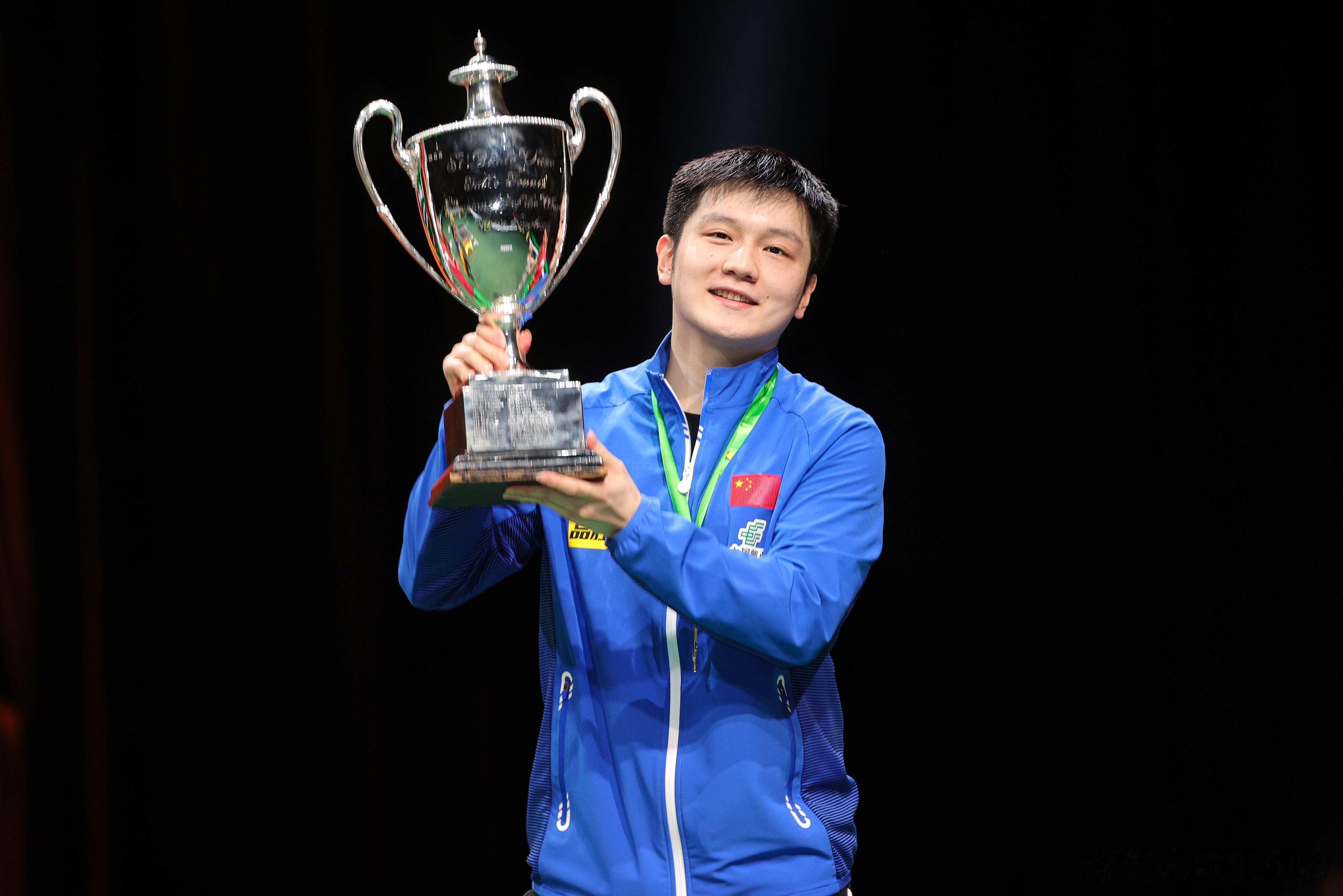 樊振东真的太适合蓝色啦，德班这组照片，真的超绝！ 