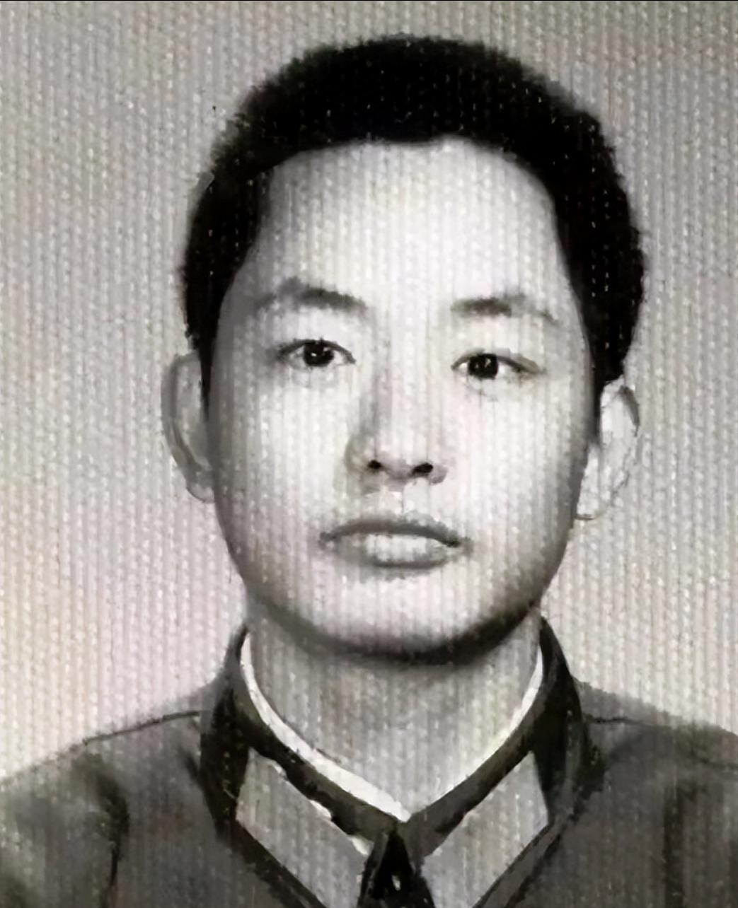 1984年，在老山前线的142高地，李海欣带着队伍坚守阵地，对面就是越军，敌人时