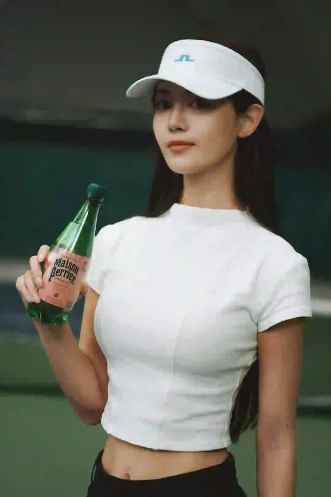 网球女孩的快乐水