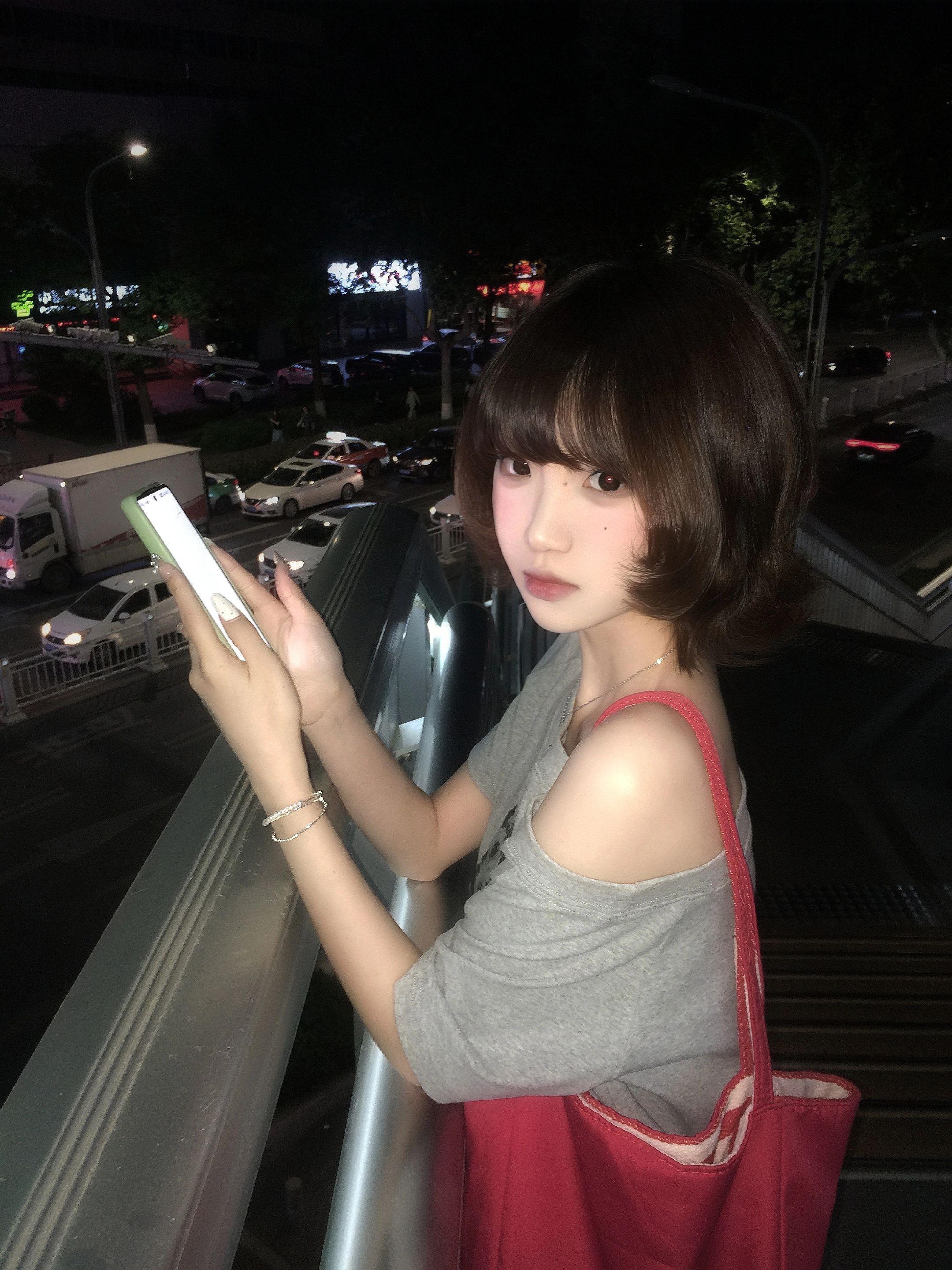蜜蜜萌 这期是权威的忧郁人设^⎚˕⎚^