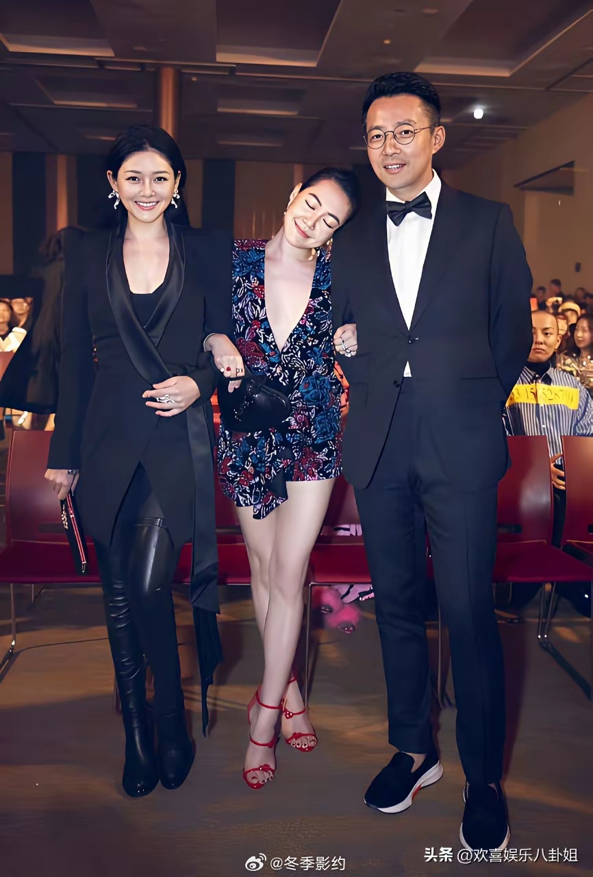 我觉得小s最大的问题应该是没有边界感！大s一向优雅大方，穿着得体。小s爱秀自己的