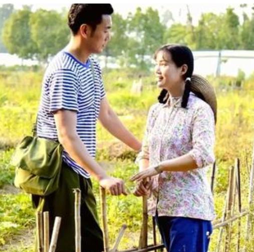 2013年，61岁的知青刘宝华重返米县，看望初恋马凤兰。意外发现马凤兰竟然给他生