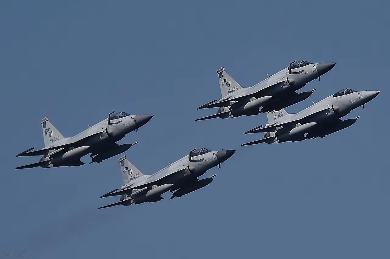 阿联酋着急了！

4月12日，在巴基斯坦的战机抵达沙特后，阿联酋也宣布一个消息：