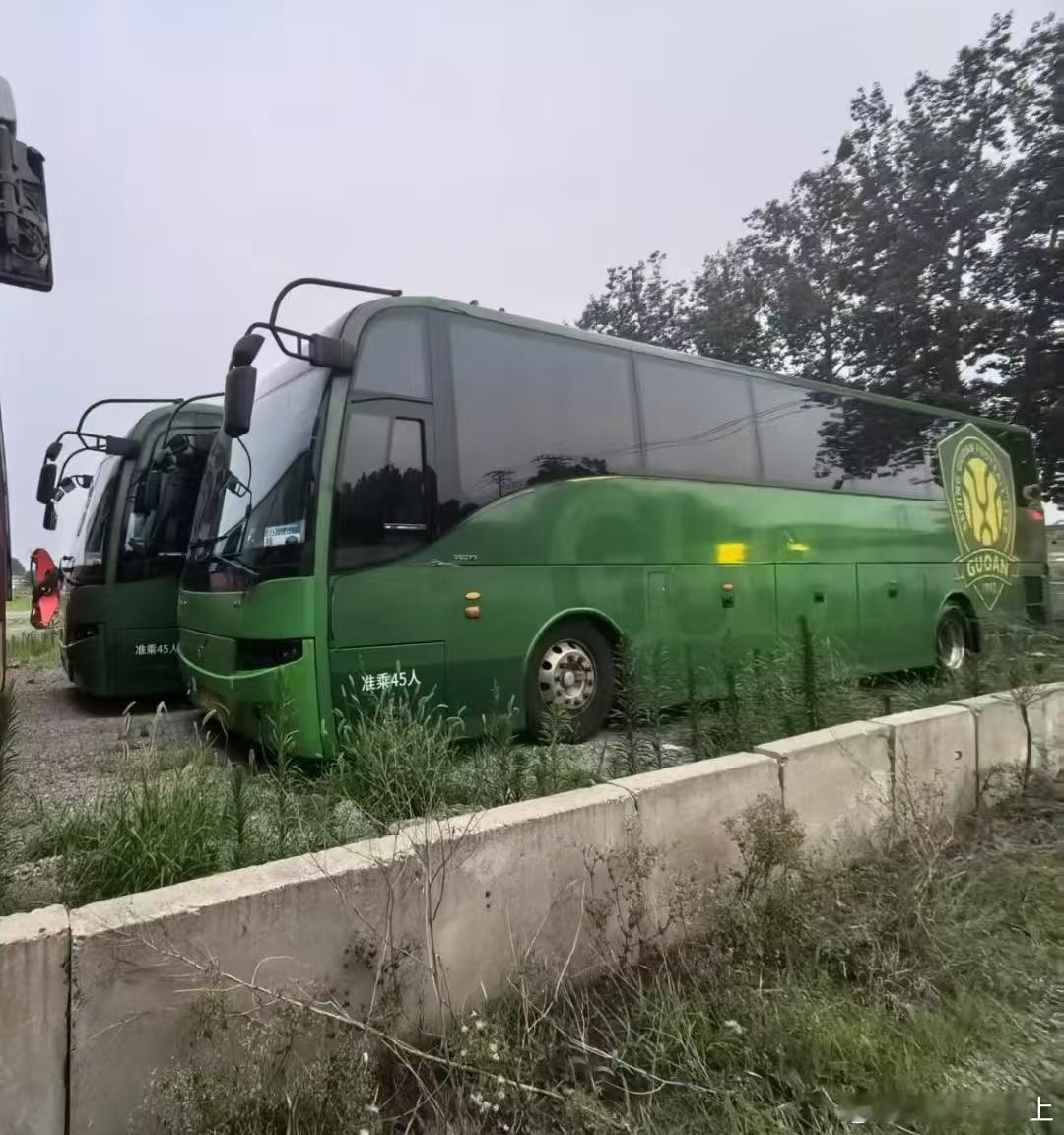 北京国安，西沃客车  7.1升  柴油45座  2015年  两辆   批发 这