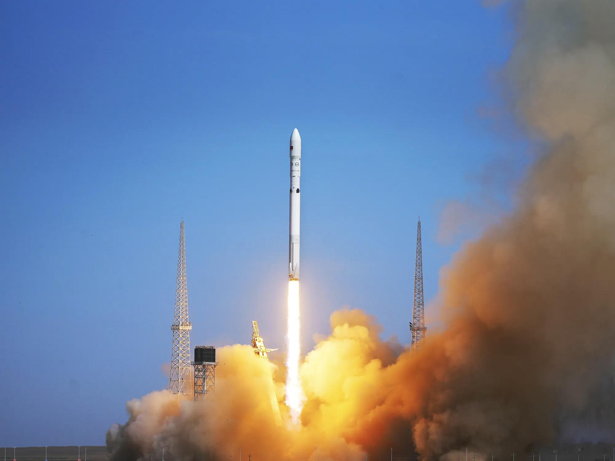 6月1日16时40分，长征十二号乙运载火箭在东风商业航天创新试验区点火升空，随后