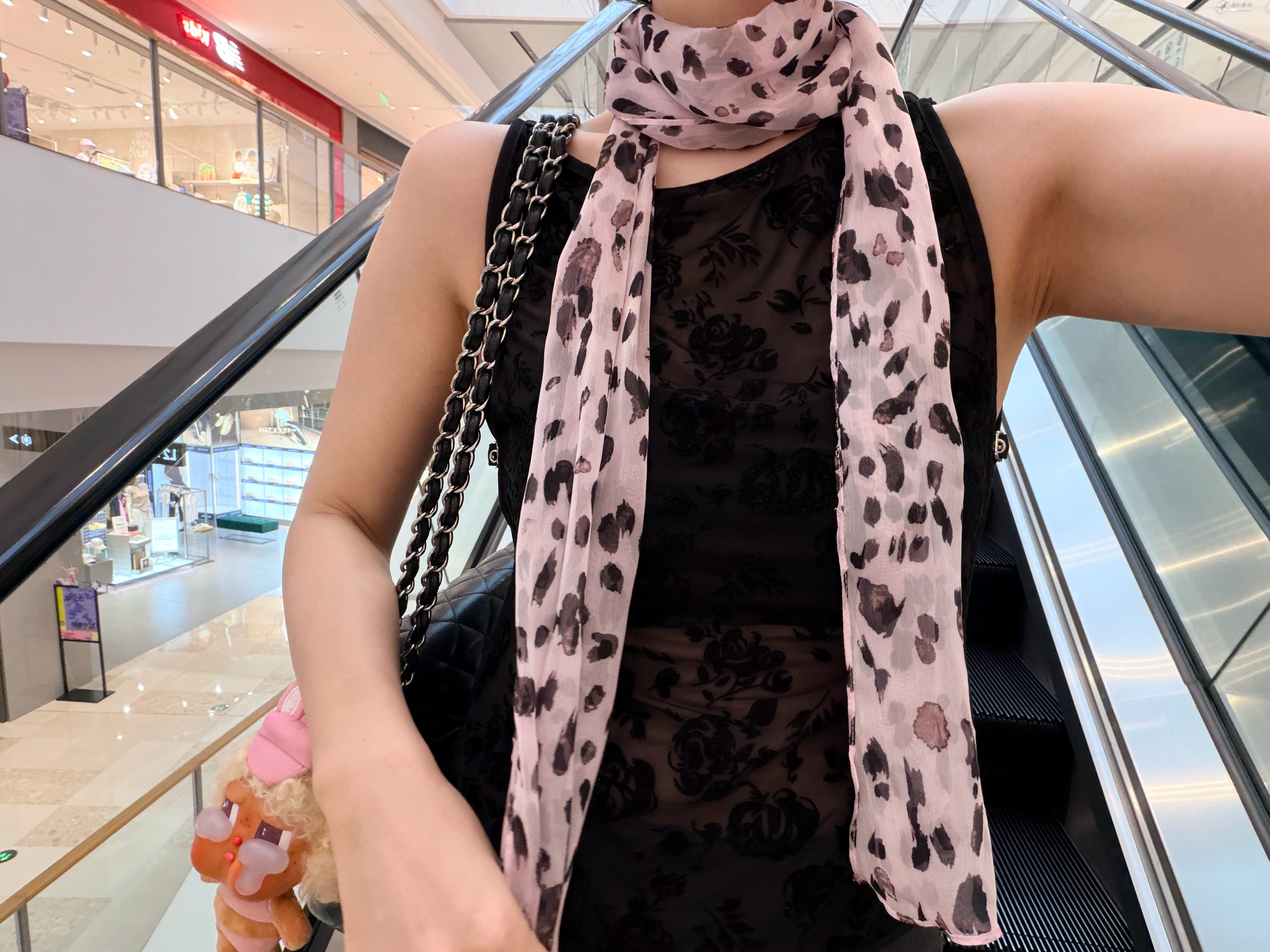 今天，具体而言穿了什么呢！ 