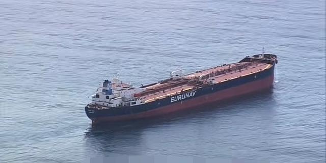 多艘俄油轮原定驶往中国，突然在南海改道把油运到印度！3月中旬，一艘满载俄罗斯原油