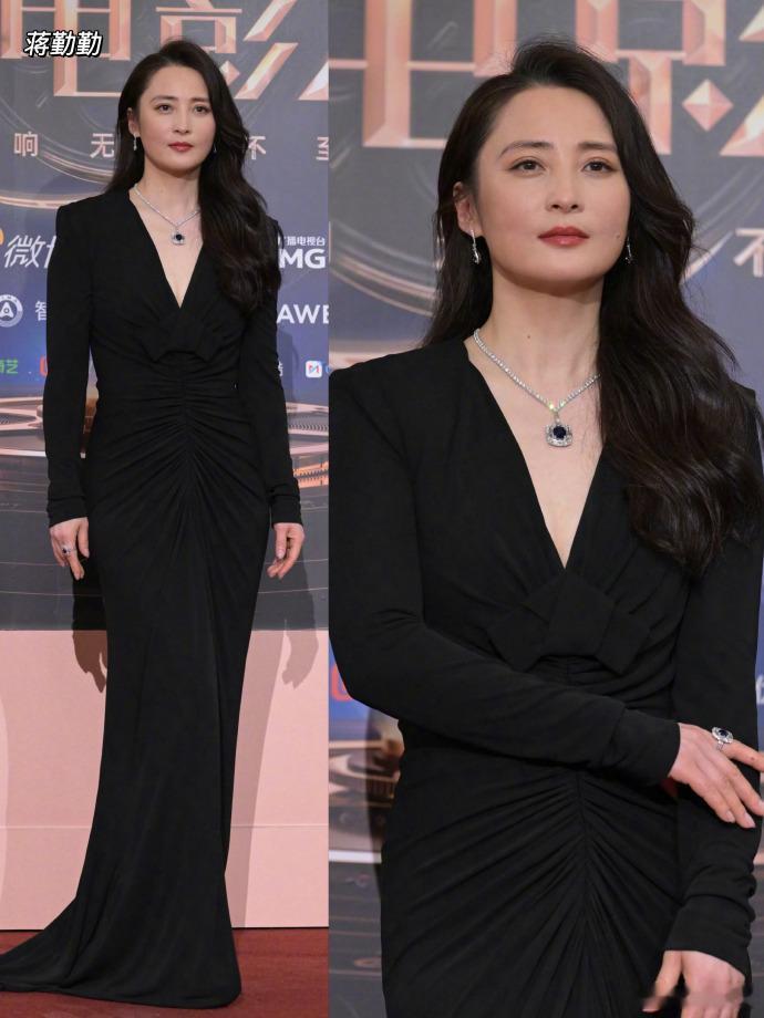 被蒋勤勤这句“我们家是一家四口”甜到心坎里！从《乔家大院》的欢喜冤家，到生活里的