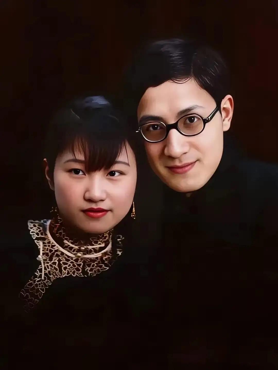 这是陆小曼和丈夫徐志摩的甜蜜合影，都看看吧，一位爱情至上，一位浪漫多情，5年婚姻