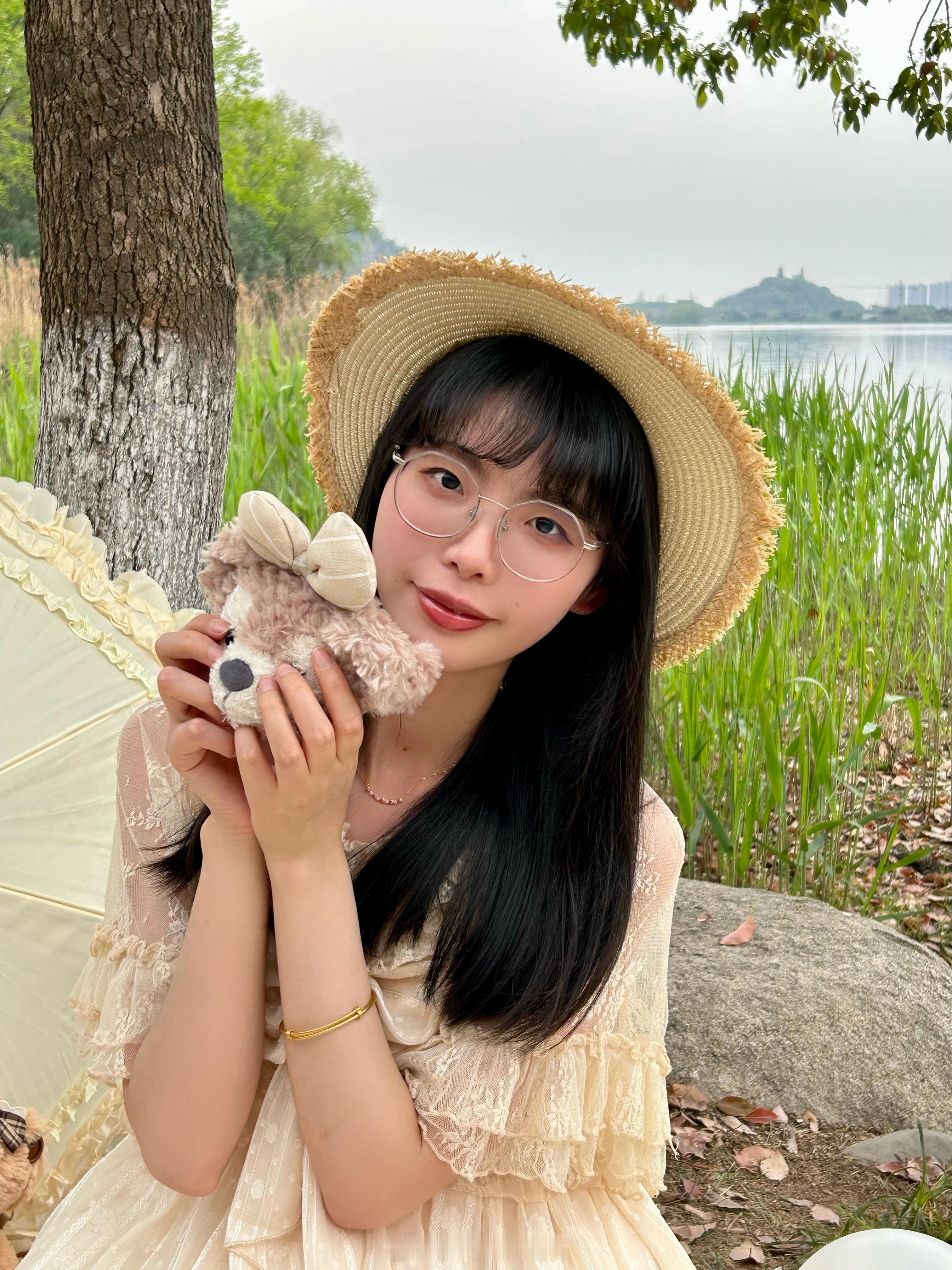lolita日常[超话]我的春日ootd遇见美好 还是清明时候的野餐图啦🧺🌼