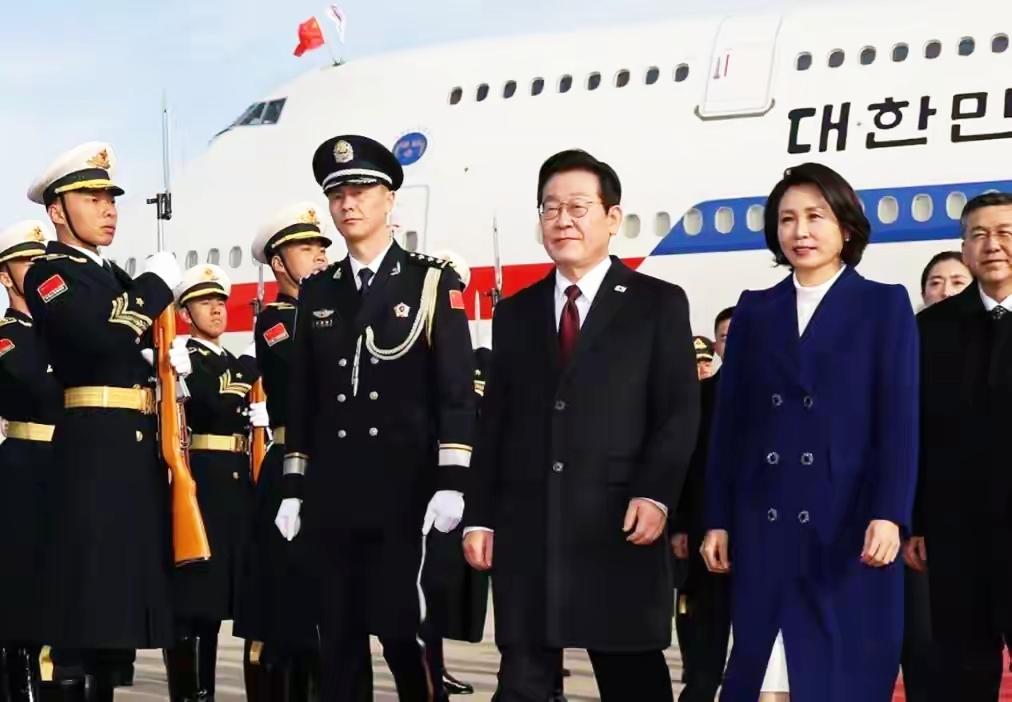 李在明带韩国半壁江山杀向北京，直奔钱途，这波“摘桃子”操作行云流水。

邻国高市