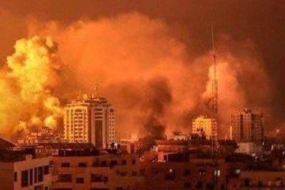 多个美军基地连续爆炸，伊朗导弹、无人机铺天盖地报复，特朗普怒批战争罪、放狠话升级