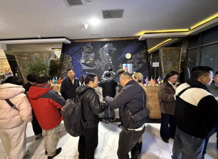 难以置信，刚和一位在智库的老同学吃饭，他私下告诉我：这次动荡掀开的，远不止地缘政