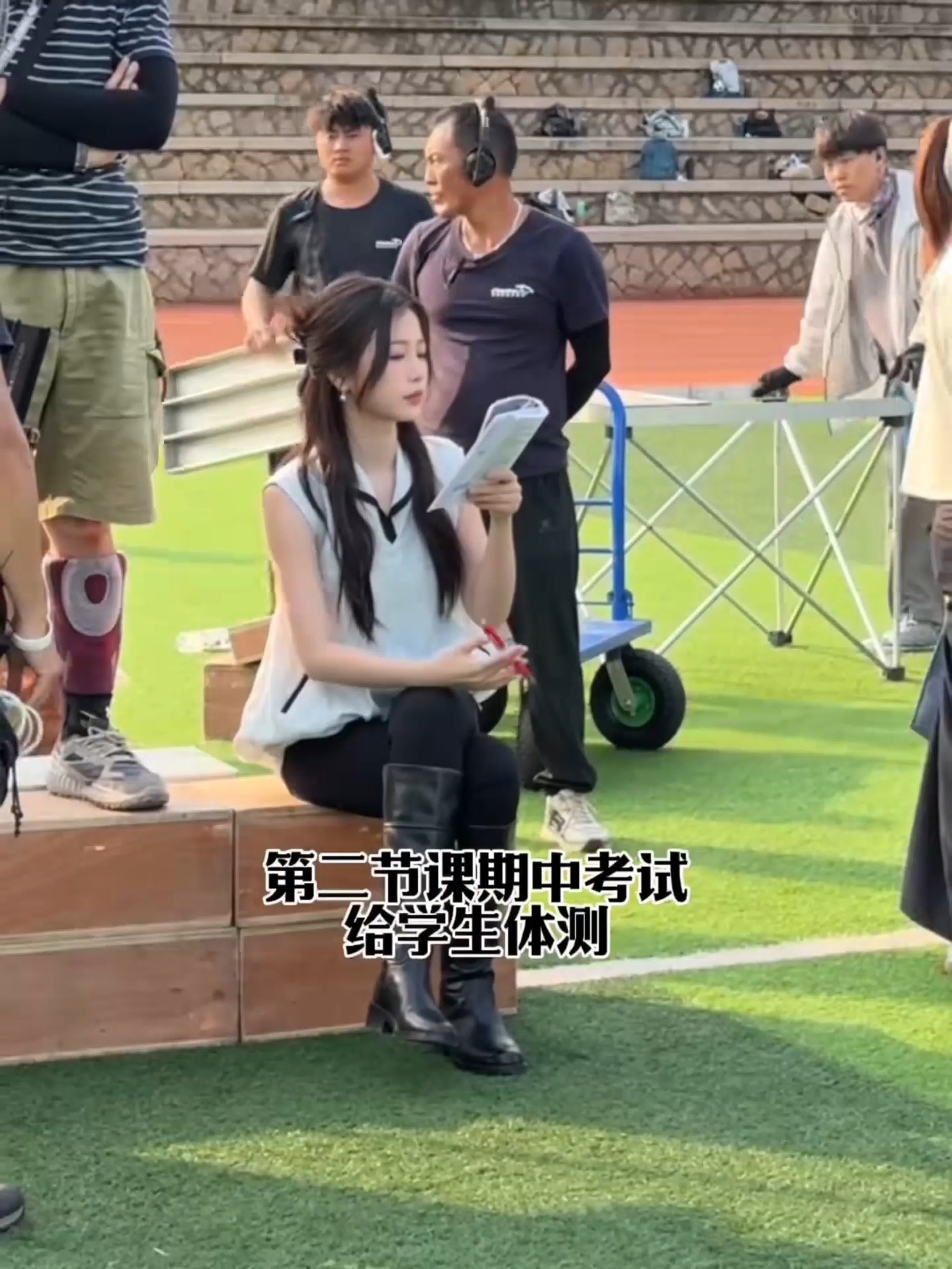 小林老师的live时刻⁸95后高能量女教师vol.1📖🖋️虞书欣 ｜灿如繁星