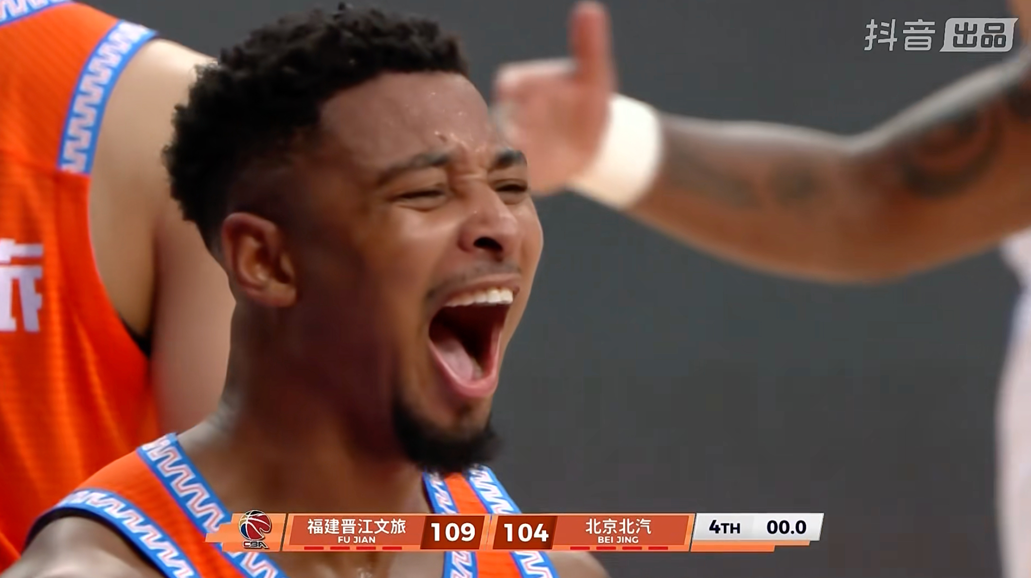 福建男篮又在主场击败北京北汽男篮，皮特森全场命中7记三分砍下38分，邹阳也拿下2