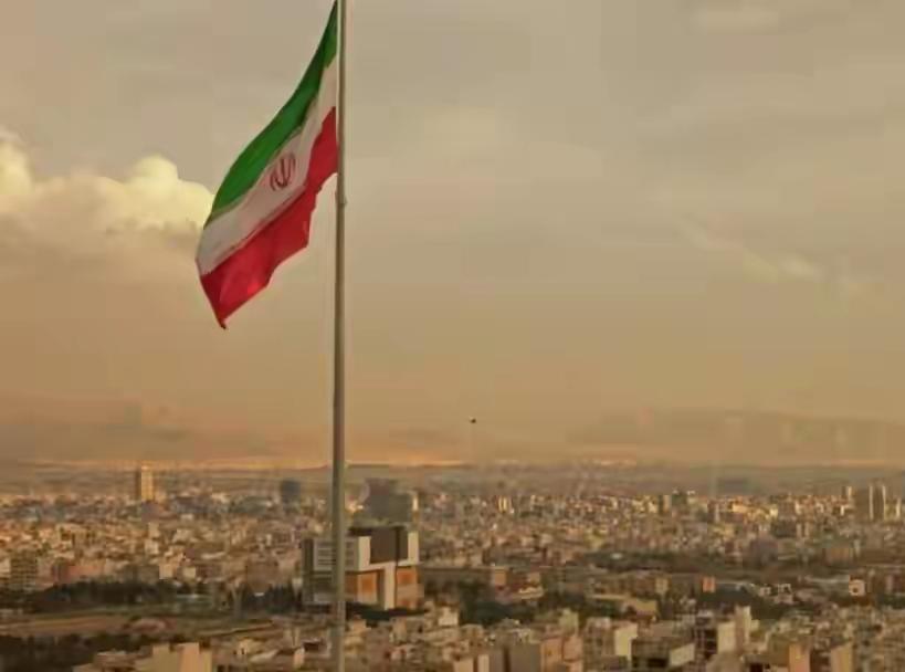 美国从年前就准备要攻打伊朗，那架势感觉就要立马开打的样子。但你看我们农历春节都过