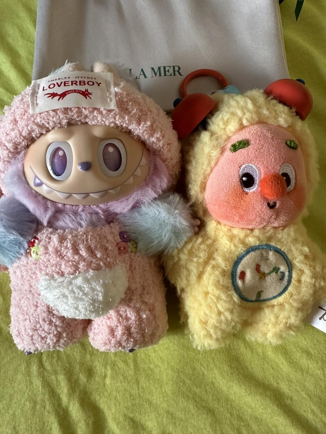 檀健次 只有小炭火懂我这两个娃娃[偷笑R] labubu