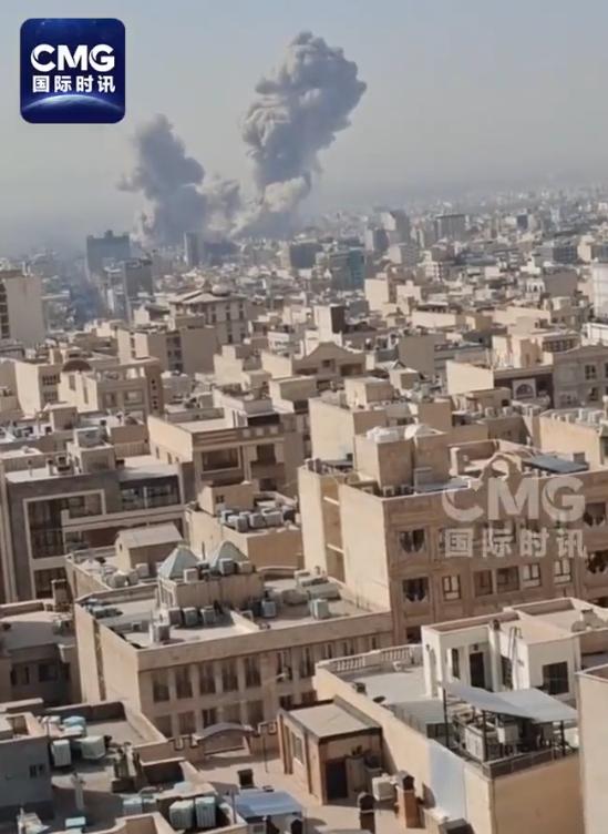 这次是真的打起来了，就在刚刚以色列袭击了伊朗，伊朗的首都受到了以色列的打击，现在