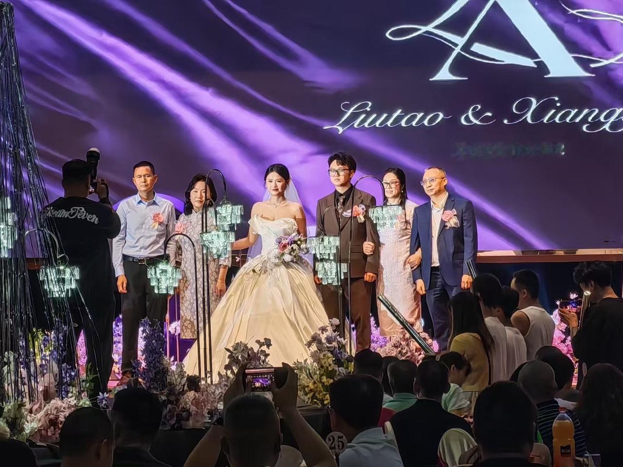 良缘遂缔，佳偶天成，恭祝重庆高智电子刘江董事长爱子·结婚仪式2025.10.2在