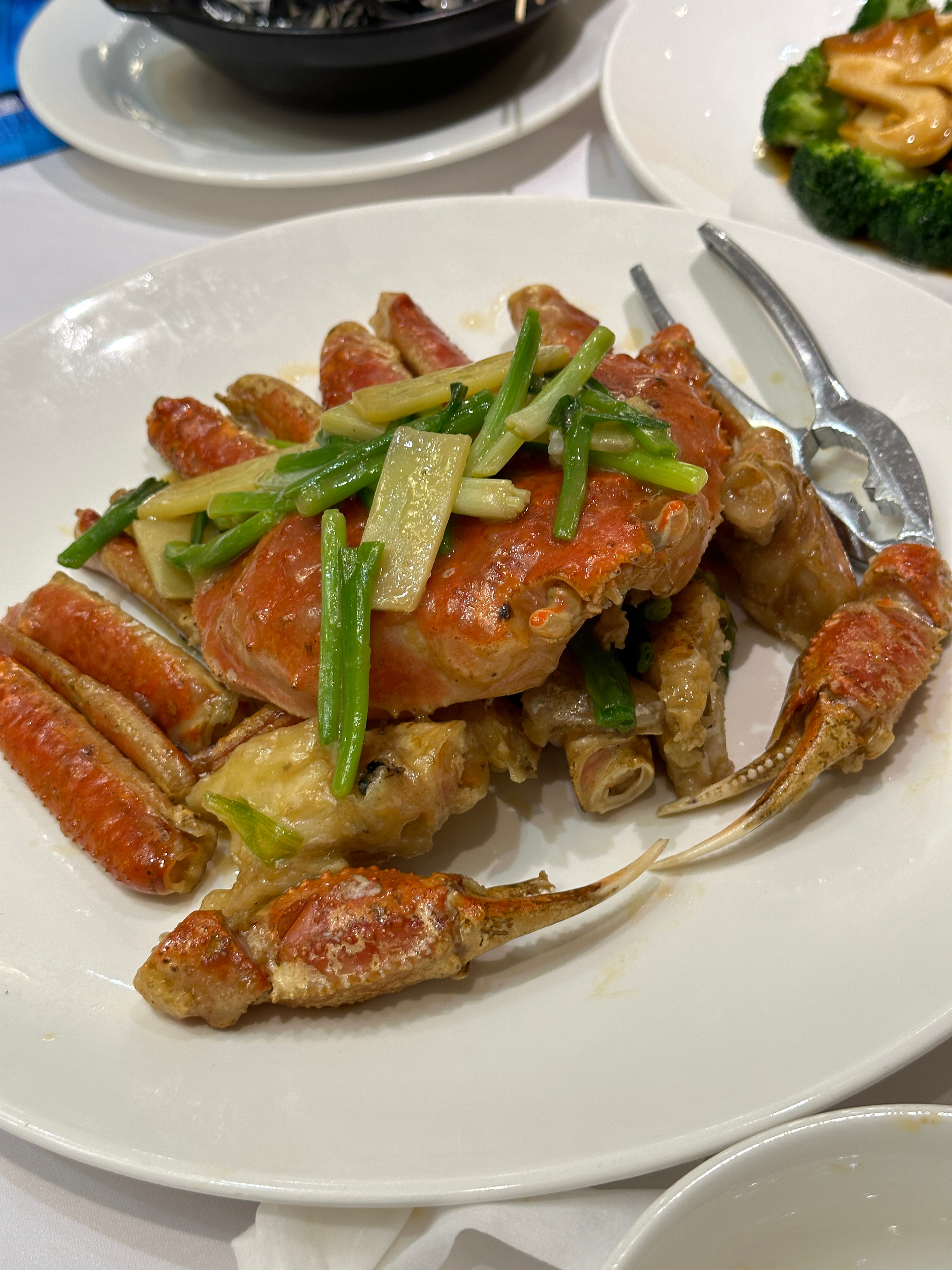 大哥又来请吃饭了谢谢哥[鲜花] ​​​